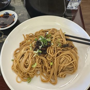 Shanghai Dumpling King - Scallion oil noodle - Shanghainese Near Me - Bellevue, Washington Shanghai Dumpling King - Scallion oil noodle - Shanghainese Near Me - Bellevue, Washington