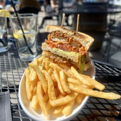 Penrose Taphouse & Eatery - Papi de Gonzo sandwich