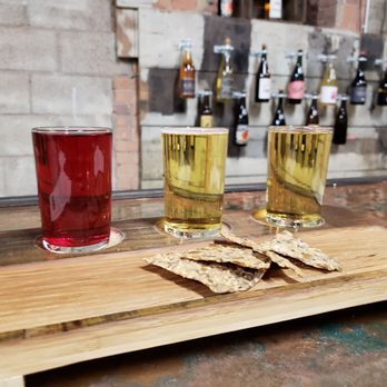 Steampunk Cider - Flight of 3 (from left is the blueberry, steampunk, eves pear) - Bars Near Me - Buffalo, New York Steampunk Cider - Flight of 3 (from left is the blueberry, steampunk, eves pear) - Bars Near Me - Buffalo, New York