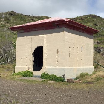 Makapu'u Point Lighthouse Trail - Trail #2 Old pillbox? Storage building? - Hiking Near Me - Honolulu, Hawaii