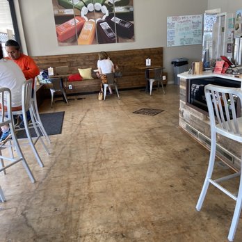 Kale Me Crazy - Dining area - Juice Bars & Smoothies Near Me - Atlanta, Georgia