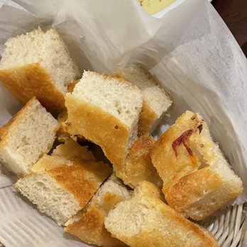 That's Amore Restaurant - Free Foccacia - Italian Near Me - Rockville, Maryland