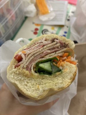 Bánh Mì Cô Út 2 by null