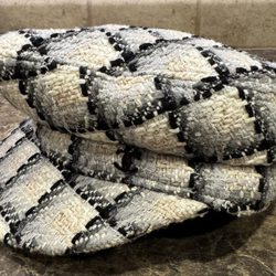 Luv Luxe - Chanel tweed newsboy cap