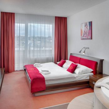 Avanti Hotel - Hotels Near Me - Brno, JM