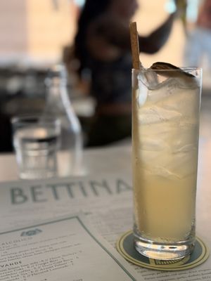 Bettina by null