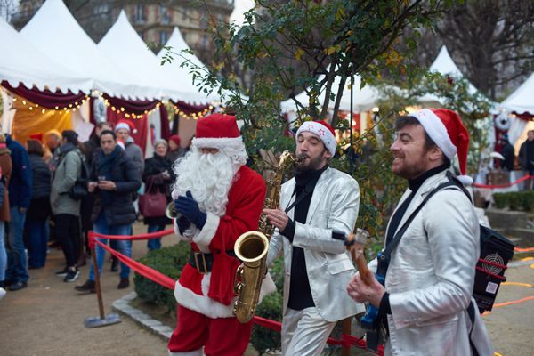 Marché de Noël de Notre-Dame by null