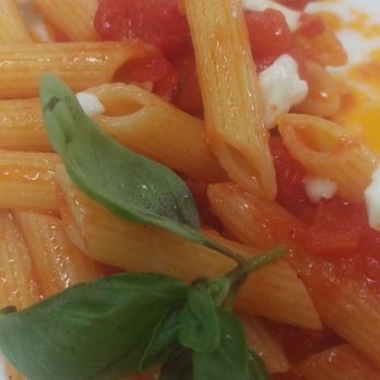 Olimpo - Penne with tomatoes, mozz and basil - Italian Near Me - Sestri Levante, GE