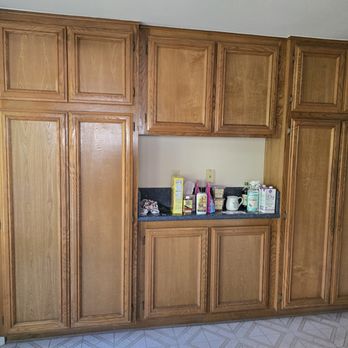 GNS Painting - "BEFORE" photo of kitchen cabinets. - Painters Near Me - Oceanside, California GNS Painting - "BEFORE" photo of kitchen cabinets. - Painters Near Me - Oceanside, California