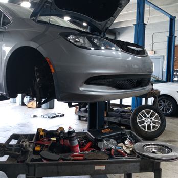 Zach's Mobile Auto Care - Chrysler Voyager electronic brake job completed customer happy - Auto Repair Near Me - Dania Beach, Florida Zach's Mobile Auto Care - Chrysler Voyager electronic brake job completed customer happy - Auto Repair Near Me - Dania Beach, Florida