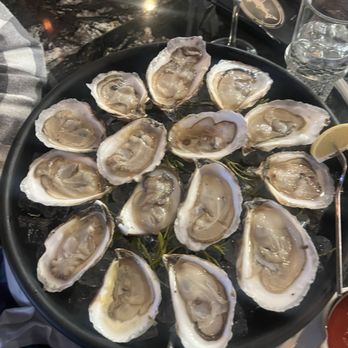 Chaplin - Happy hour oysters - Seafood Near Me - Shelton, Connecticut Chaplin - Happy hour oysters - Seafood Near Me - Shelton, Connecticut