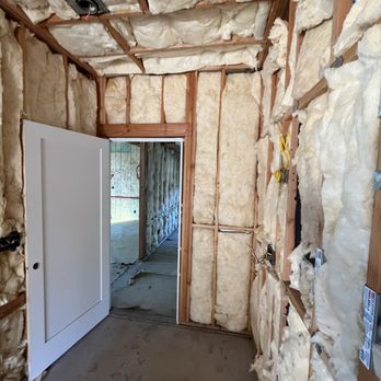 Advanced Insulation System - Bathroom R21 ceiling and R13 interior walls - Insulation Installation Near Me Advanced Insulation System - Bathroom R21 ceiling and R13 interior walls - Insulation Installation Near Me
