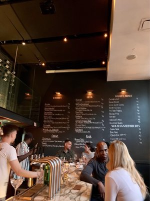 Ardesia Wine Bar by null