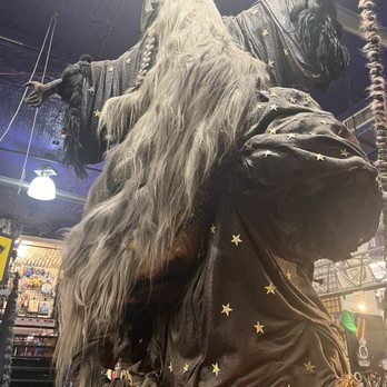 Abracadabra NYC - Costumes Near Me - New York, New York
