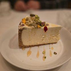 Stock Hill - Cheesecake with a pistachio cream on top