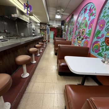 Los Burritos - Inside the diner - Mexican Near Me - Los Angeles, California Los Burritos - Inside the diner - Mexican Near Me - Los Angeles, California