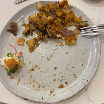 Farmacy - I was so full! Bringing leftover sweet potatoes home. The other half of bun is on my sons plate! - Southern Near Me - Knoxville, Tennessee Farmacy - I was so full! Bringing leftover sweet potatoes home. The other half of bun is on my sons plate! - Southern Near Me - Knoxville, Tennessee
