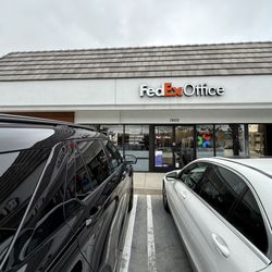 FedEx Office Print & Ship Center - Entrance
