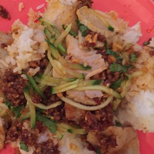 Photo de Deux Fois Plus de Piment - Paris, France. Porc à la sauce piquante et à l'ail