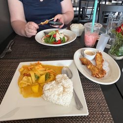 The Boss 1 - lunch portion of Mango Curry, satay chicken, Emerald Plate and strawberry boba