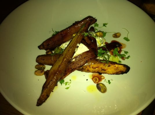 Little Beet Table by null