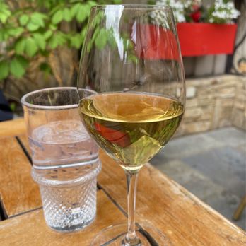 Le Monchu - Our wine and the pink grapefruit with bergamot tunic water (06/2024) - French Near Me - Chamonix Mont Blanc, 74 Le Monchu - Our wine and the pink grapefruit with bergamot tunic water (06/2024) - French Near Me - Chamonix Mont Blanc, 74