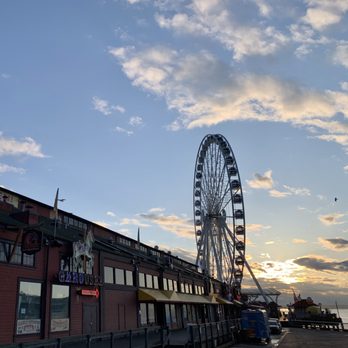 Totally Seattle Tours - Seattle's Great Wheel - Historical Tours Near Me - Seattle, Washington