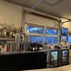 Rosehill Winery - Bar view