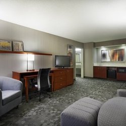 Courtyard by Marriott Chicago St. Charles