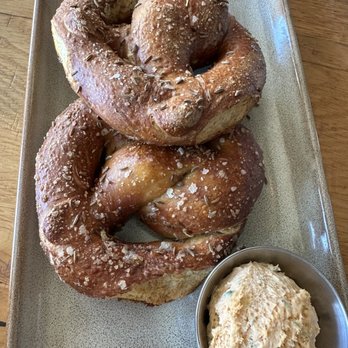 101 Craft Kitchen - Soft pretzels - Gastropubs Near Me - Fishers, Indiana