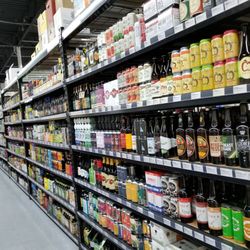 Liquor Junction - wall o beer