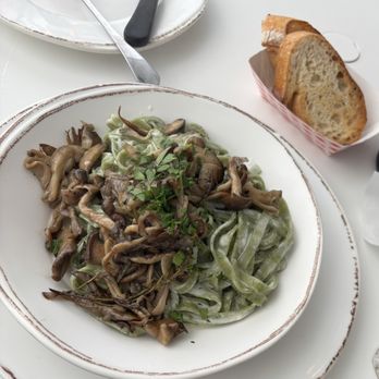 Via Rosa 11 - Spinach fettuccine with wild mushrooms - Italian Near Me - Bainbridge Island, Washington Via Rosa 11 - Spinach fettuccine with wild mushrooms - Italian Near Me - Bainbridge Island, Washington