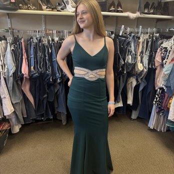 Hopebridge thrift - Prom - Traditional Clothing Near Me - Hamburg, New York Hopebridge thrift - Prom - Traditional Clothing Near Me - Hamburg, New York
