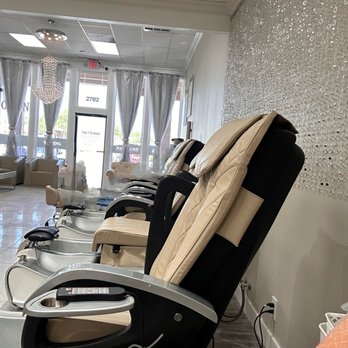 Lv Nails & spa - Clean and beautiful spa - Nail Salons Near Me - Henderson, Nevada