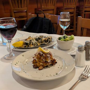Angie's Seafood - Jumbo lump crab meat and oysters Justice in the back - Seafood Near Me - Baltimore, Maryland