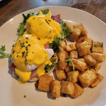 Kaffe Haus - Eggs Benedict with honey ham - Breakfast & Brunch Near Me - San Juan, Puerto Rico Kaffe Haus - Eggs Benedict with honey ham - Breakfast & Brunch Near Me - San Juan, Puerto Rico