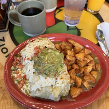 Oscar's Cafe - Verde breakfast burrito - Mexican Near Me - Springdale, Utah