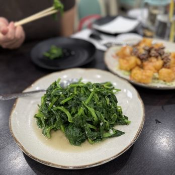 Super Bao - D08. Stir-Fried Pea Shoots With Garlic - @rayz - Dim Sum Near Me - Mountain View, California