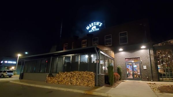 Martin's Bar-B-Que Joint by null