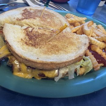 Kriner's Diner - Blt an fries don't change a thing - Diners Near Me - Anchorage, Alaska