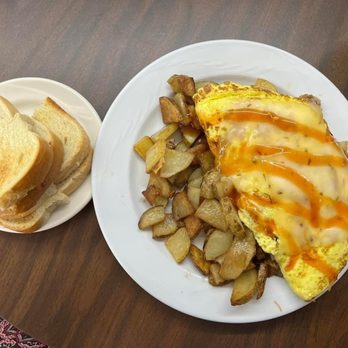 Ma's Diner - Amazing Southwest omelet! It was so huge I took half home for dinner later! - Diners Near Me - Onaway, Michigan