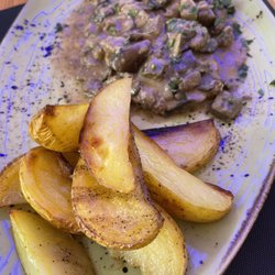 Ciao Ciao - Veal steak with wild mushrooms and roasted potatoes!