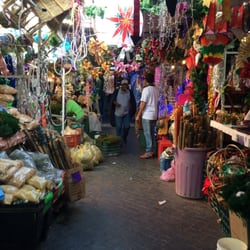 Tianguis Navideño - Aquí encontrarás todo para decorar