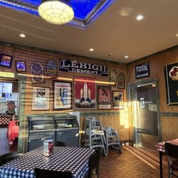 Portillo’s Indianapolis-IN - Portillo's Dining Area