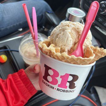 Baskin-Robbins - Truffle turtle caramel (or something like that) - Ice Cream & Frozen Yogurt Near Me - Canoga Park, California