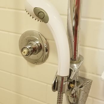 Fairfield by Marriott Inn & Suites Tampa Fairgrounds/Casino - Broken shower knobs - Hotels Near Me - Tampa, Florida