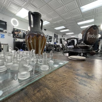 Faded Barbershop 925 - Spacious seating and books or games to play! Bring your friends! WiFi available. - Barbers Near Me - Concord, California
