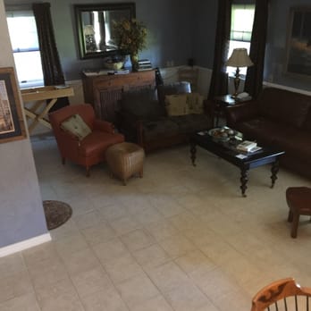 Bad Rock Bed & Breakfast - The TV room which also has a wet bar complete with beers, wine and soft drinks. - Bed & Breakfast Near Me - Columbia Falls, Montana