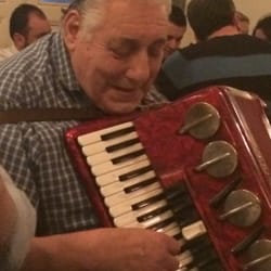 Akerdoencu Mehmet Amca süpersin sen :)  yüregine, emegine saglik ...
