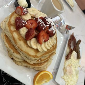 Keke's Breakfast Cafe - Florida Pancakes (they ran out of blueberries), eggs, bacon - Breakfast & Brunch Near Me - Corona, California Keke's Breakfast Cafe - Florida Pancakes (they ran out of blueberries), eggs, bacon - Breakfast & Brunch Near Me - Corona, California